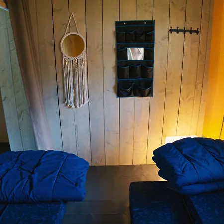 2000 - Safaritent Medium Chalet Osecna