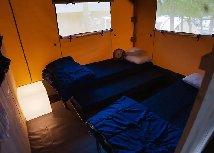 2000 - Safaritent Medium Osecna